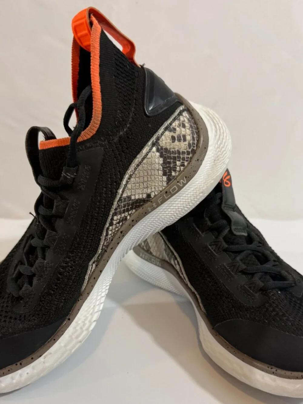 Under Armour Steph Curry basketball shoes- youth size 6.5- nearly new